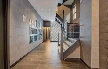 410 E 13th St, Unit 2 in New York, NY - Foto de edificio - Building Photo
