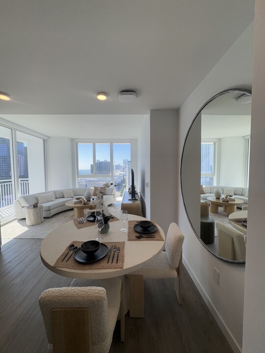 151 NE 20th Ter, Unit 811 in Miami, FL - Building Photo