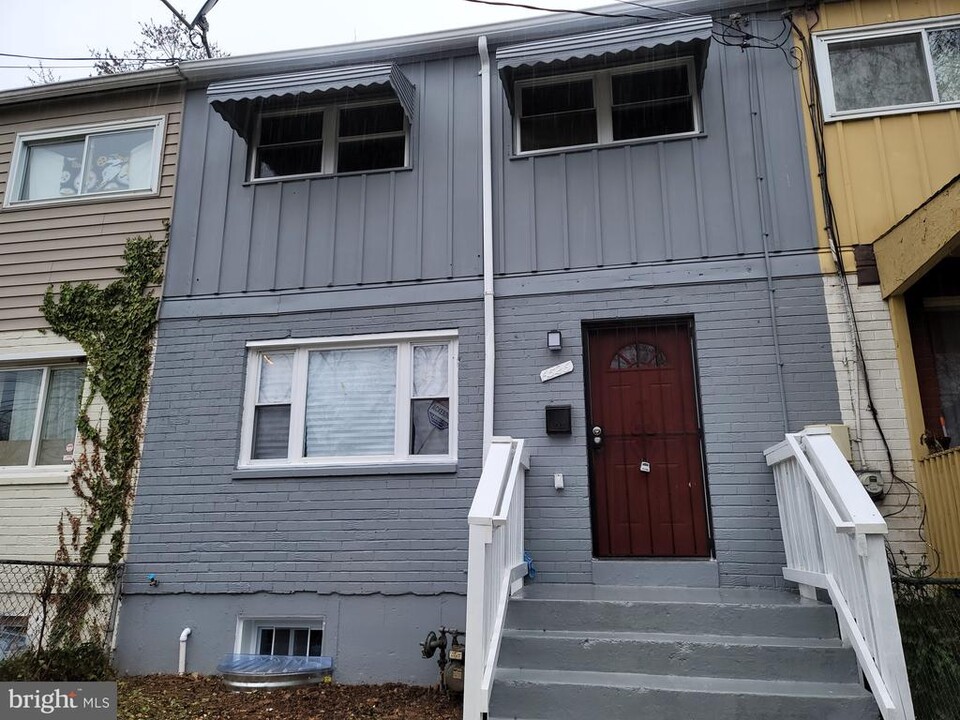 6526 Columbia Terrace in Hyattsville, MD - Building Photo