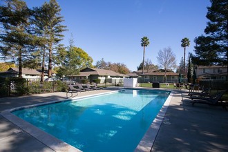 Cottages on 5th in Davis, CA - Foto de edificio - Building Photo