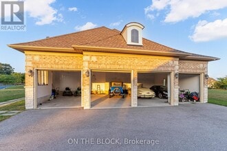24 Whitewood Dr in Whitchurch-Stouffville, ON - Building Photo - Building Photo