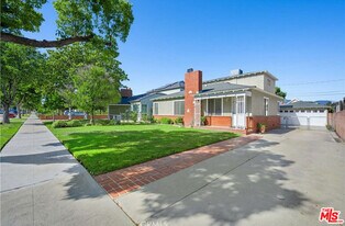 848 N Valley St in Burbank, CA - Building Photo