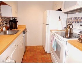 44 Grove St-Unit -Apt 3 in Boston, MA - Building Photo - Building Photo