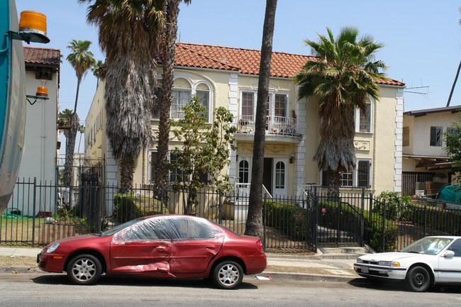 932 S Mariposa Ave in Los Angeles, CA - Building Photo - Building Photo