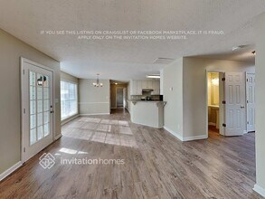 1042 Simon Park Cir in Lawrenceville, GA - Foto de edificio - Building Photo