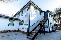 102 Marsden St photo'