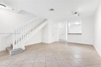 4056 Timber Cove Ln in Weston, FL - Foto de edificio - Building Photo