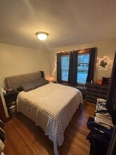 214 Myrtle Ave, Unit 2 in Portsmouth, NH - Building Photo - Building Photo