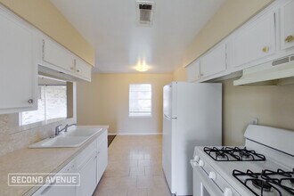 718 E Brown Ln in Deer Park, TX - Building Photo - Building Photo