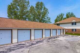 1024 Westport Dr in Port Washington, WI - Building Photo - Building Photo
