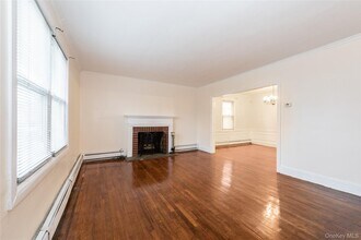 166-23 24th Ave in Queens, NY - Building Photo - Building Photo