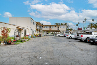 4114-4116 W Century Blvd in Inglewood, CA - Foto de edificio - Building Photo