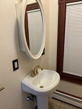 22 Kingman Ave, Unit 2nd Floor in Mansfield, MA - Foto de edificio - Building Photo