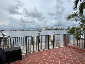 2777 NE 165th Terrace in North Miami Beach, FL - Building Photo - Building Photo