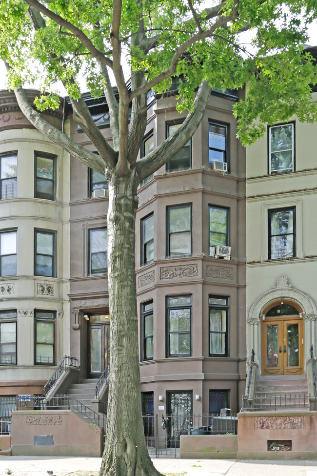 1000 Park Pl in Brooklyn, NY - Foto de edificio - Building Photo