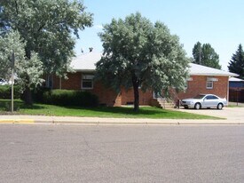 1467 W Villard St, Unit 2 in Dickinson, ND - Building Photo