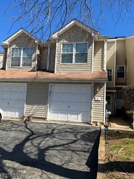 property at 7 Mariano Ct