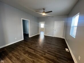 2121 Webb St in Indianapolis, IN - Building Photo - Building Photo
