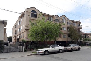 Francis Apartments in Los Angeles, CA - Building Photo - Building Photo