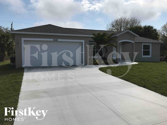 6168 Lomax St in Englewood, FL - Building Photo - Building Photo