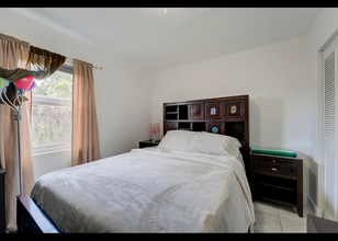 10362 Oliver Ln in Royal Palm Beach, FL - Foto de edificio - Building Photo
