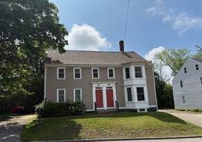 94 Main St, Unit 94A Main St in South Berwick, ME - Building Photo