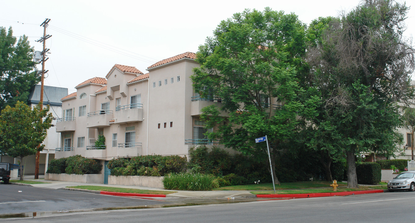 4303 Whitsett Ave in Studio City, CA - Building Photo