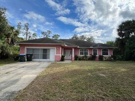 2585 Yuma Ave in North Port, FL - Building Photo