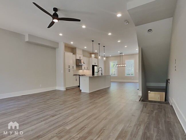 2465 Sycamore Rd NW in Atlanta, GA - Building Photo - Building Photo
