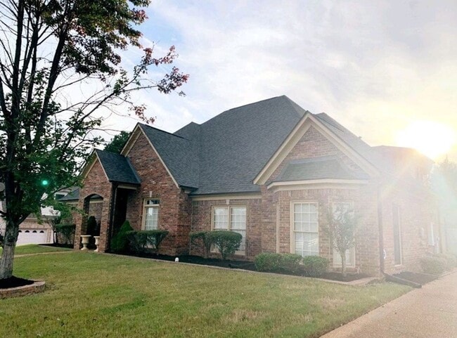 1695 Berryhill Rd in Cordova, TN - Building Photo - Building Photo