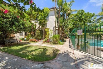 1115 S Ogden Dr in Los Angeles, CA - Building Photo - Building Photo