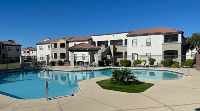 San Martin in Glendale, AZ - Building Photo - Building Photo