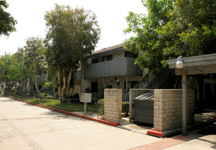 Pebblestone Apartments in Fontana, CA - Building Photo - Building Photo