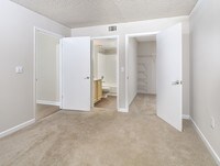 Building Photo - Valencia Plantation Apartments in Orlando, Florida