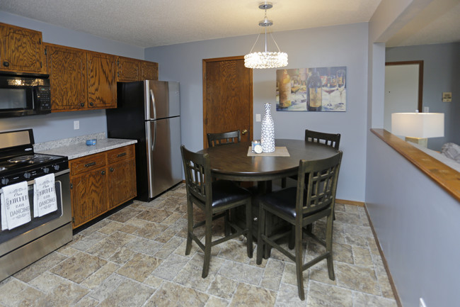 Stoney Hill 1 Apartments in Sioux Falls, SD - Foto de edificio - Interior Photo