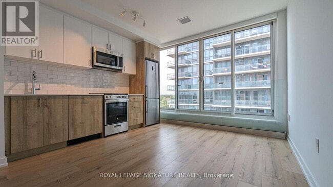 property at 1195-1195 The Queensway