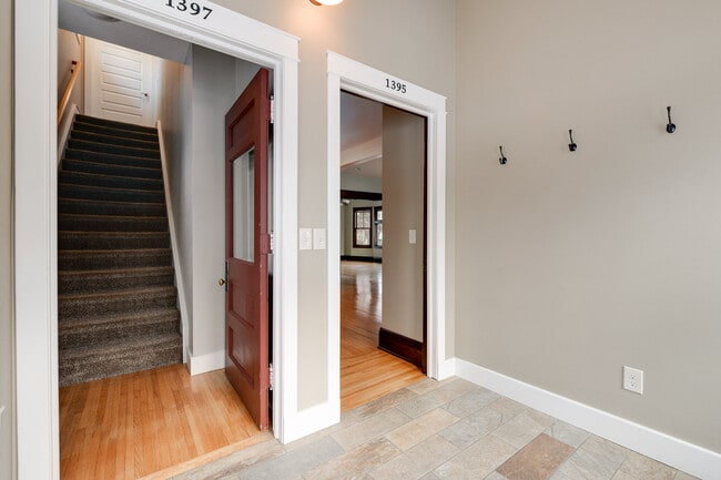 1395 Englewood Ave in St. Paul, MN - Building Photo - Building Photo