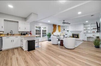 9005 Villa Park Cir in Dallas, TX - Building Photo - Building Photo