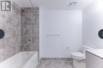 36 Elm Dr W in Mississauga, ON - Building Photo - Building Photo