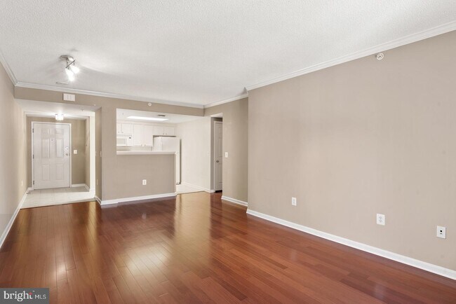 3830 9th St N-Unit -602E in Arlington, VA - Foto de edificio - Building Photo