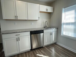 1239 W 67th St in Cleveland, OH - Building Photo - Building Photo