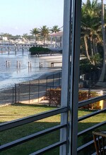 1516 S Lakeside Dr, Unit 203 in Lake Worth Beach, FL - Foto de edificio - Building Photo