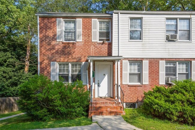 101 Carpenter Ave in Mt Kisco, NY - Building Photo - Building Photo