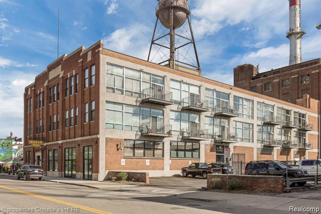 55 W Canfield St in Detroit, MI - Building Photo