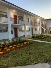 10120 NW 36 St Coral Springs, FL 33065 in Coral Springs, FL - Building Photo - Building Photo