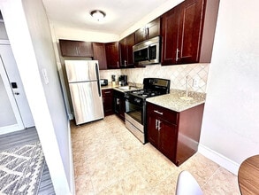 236 W Walnut Ln in Philadelphia, PA - Foto de edificio - Building Photo