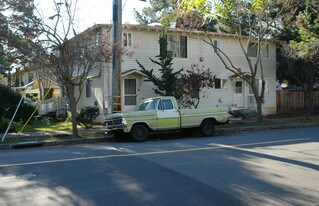 1327 Villa St in Mountain View, CA - Building Photo