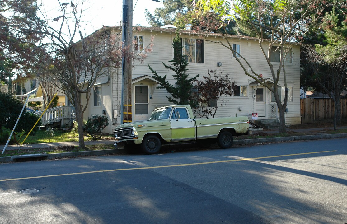 1327 Villa St in Mountain View, CA - Building Photo