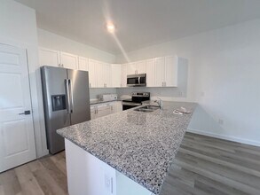 5064-5066 Jones Dr in Lehigh Acres, FL - Building Photo - Building Photo