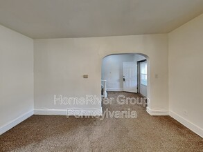 41 N Canal St in Natrona Heights, PA - Building Photo - Building Photo